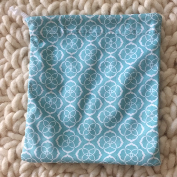 KENDRA SCOTT statement ABALONE EARRINGS NEVER WORN - Picture 5 of 5